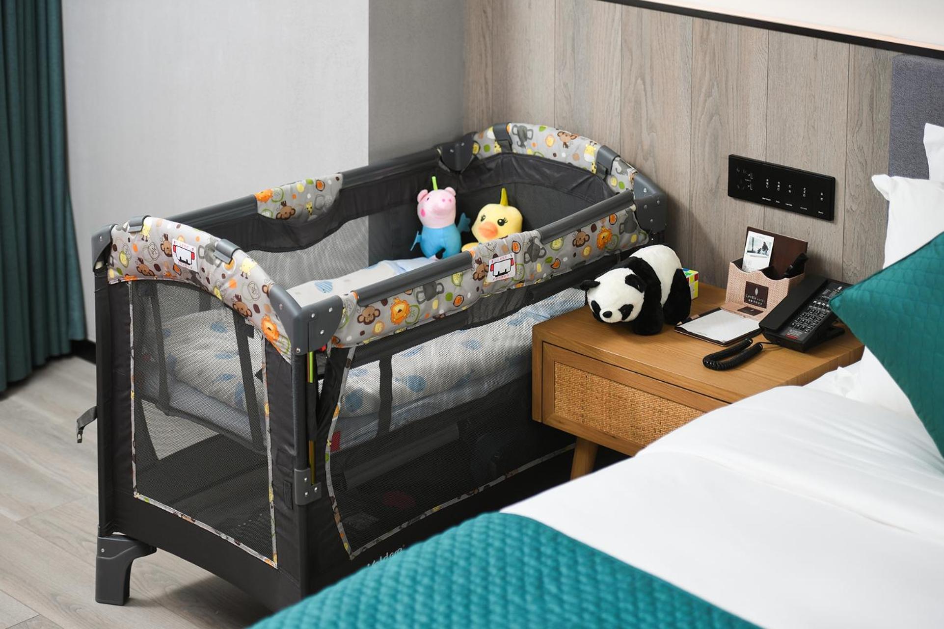 Mehood Lestie International Hotel Nancun Wanbo Metro Station Branch - Free Shuttle Bus To Canton Fair Complex During Canton Fair Period & Free Breakfast & Free Afternoon Tea & Free Midnight Snack & Free Vpn Internet Access Exterior foto