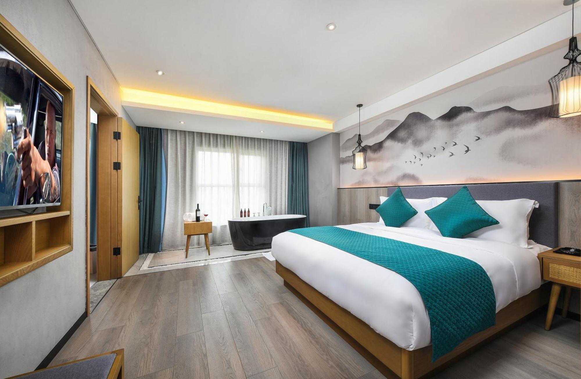 Mehood Lestie International Hotel Nancun Wanbo Metro Station Branch - Free Shuttle Bus To Canton Fair Complex During Canton Fair Period & Free Breakfast & Free Afternoon Tea & Free Midnight Snack & Free Vpn Internet Access Exterior foto