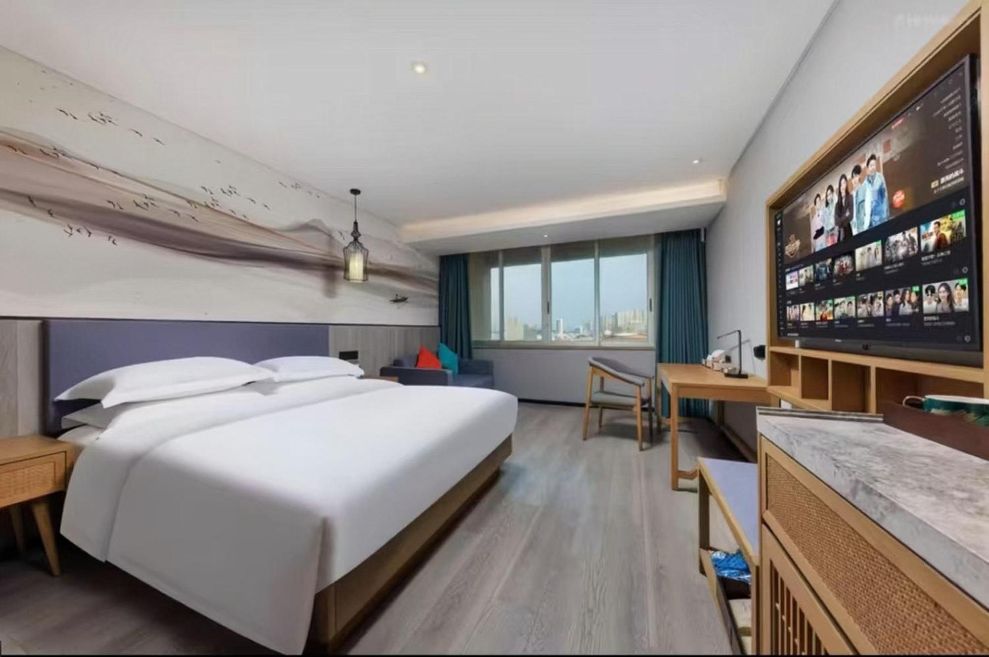 Mehood Lestie International Hotel Nancun Wanbo Metro Station Branch - Free Shuttle Bus To Canton Fair Complex During Canton Fair Period & Free Breakfast & Free Afternoon Tea & Free Midnight Snack & Free Vpn Internet Access Exterior foto