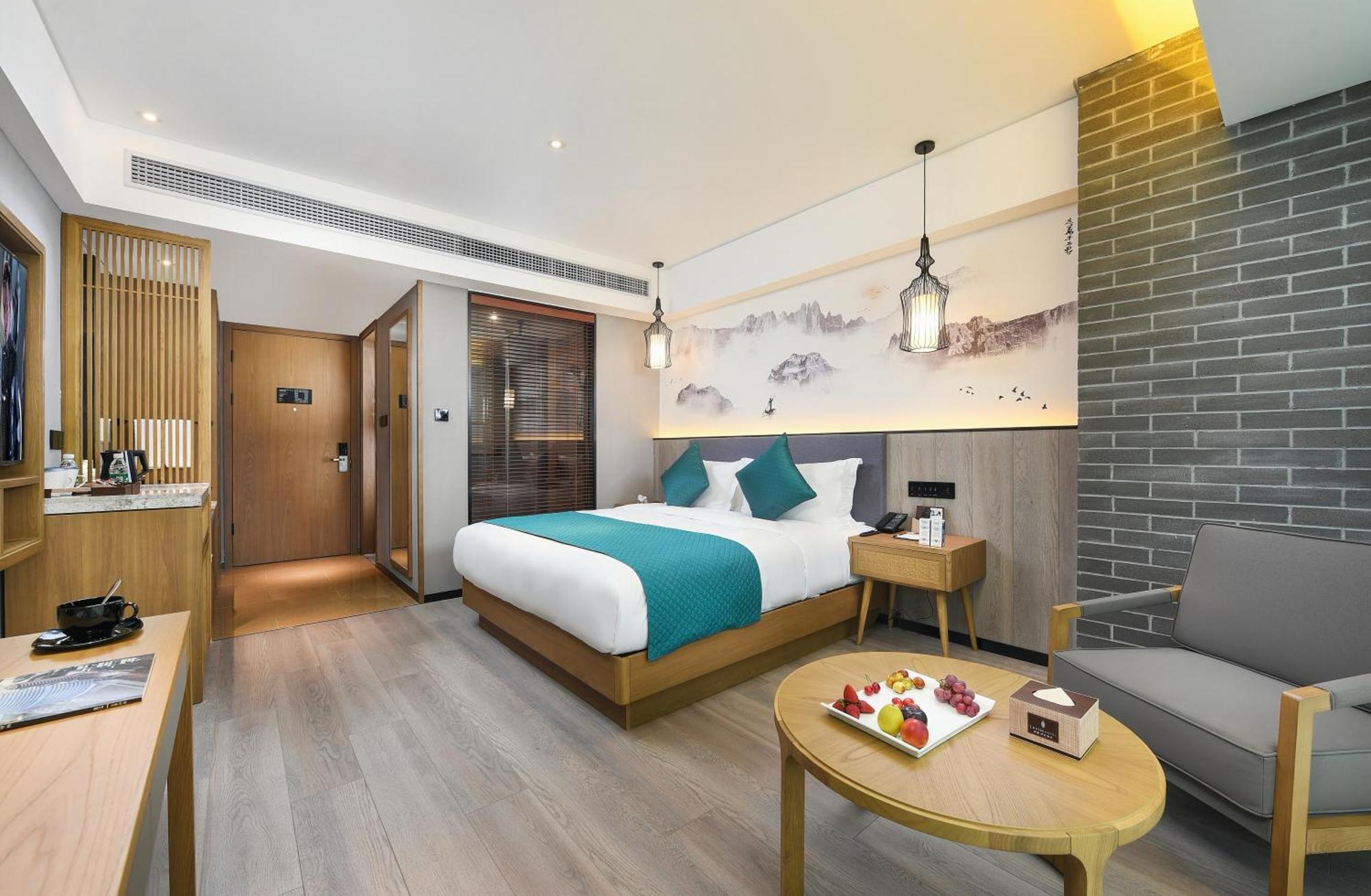 Mehood Lestie International Hotel Nancun Wanbo Metro Station Branch - Free Shuttle Bus To Canton Fair Complex During Canton Fair Period & Free Breakfast & Free Afternoon Tea & Free Midnight Snack & Free Vpn Internet Access Exterior foto
