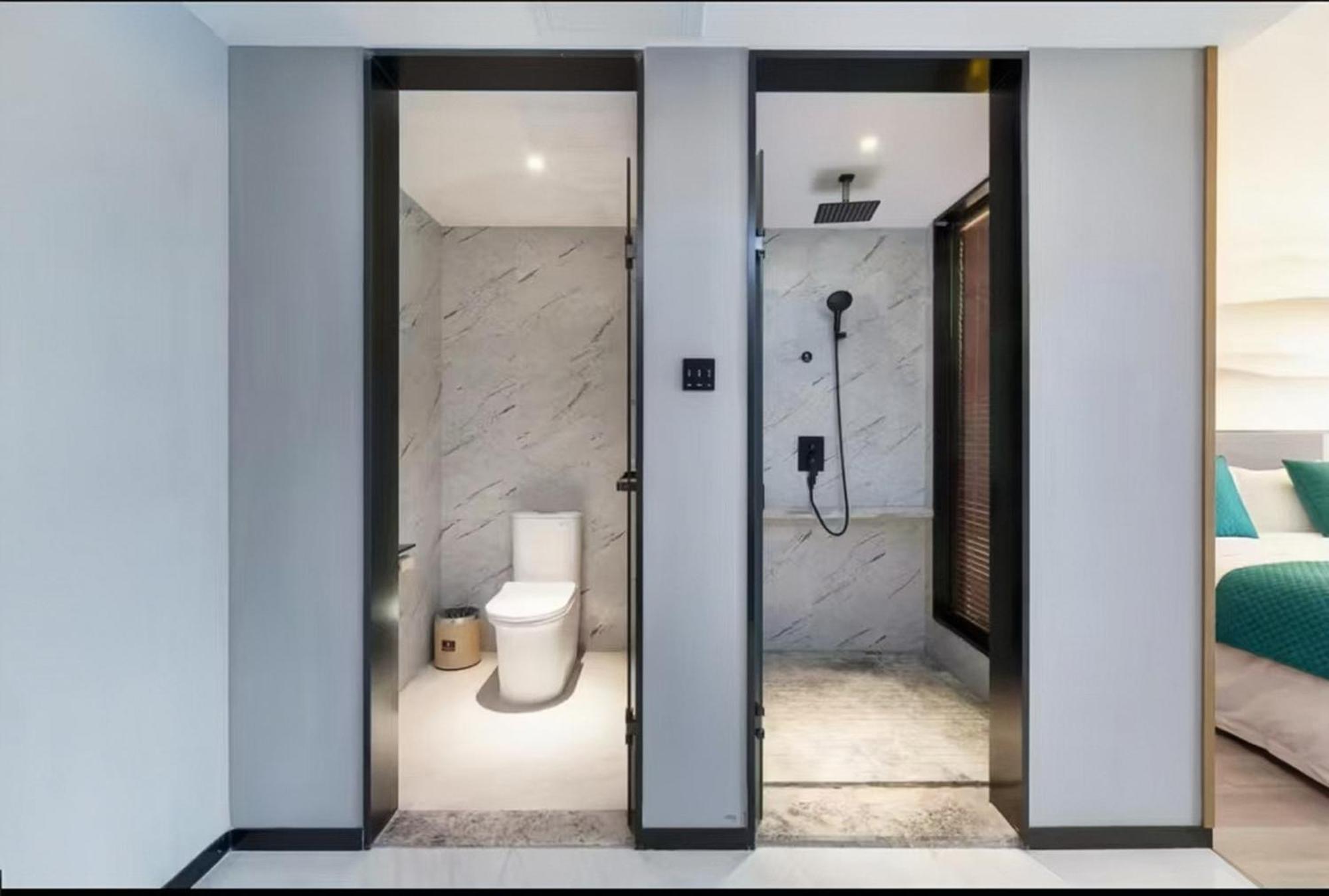 Mehood Lestie International Hotel Nancun Wanbo Metro Station Branch - Free Shuttle Bus To Canton Fair Complex During Canton Fair Period & Free Breakfast & Free Afternoon Tea & Free Midnight Snack & Free Vpn Internet Access Exterior foto