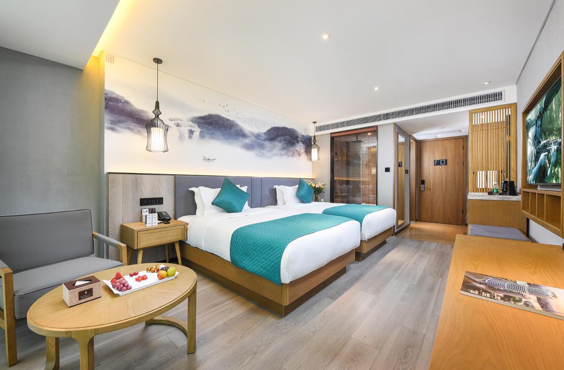 Mehood Lestie International Hotel Nancun Wanbo Metro Station Branch - Free Shuttle Bus To Canton Fair Complex During Canton Fair Period & Free Breakfast & Free Afternoon Tea & Free Midnight Snack & Free Vpn Internet Access Exterior foto