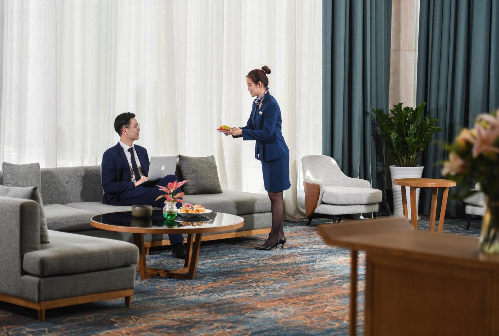 Mehood Lestie International Hotel Nancun Wanbo Metro Station Branch - Free Shuttle Bus To Canton Fair Complex During Canton Fair Period & Free Breakfast & Free Afternoon Tea & Free Midnight Snack & Free Vpn Internet Access Exterior foto