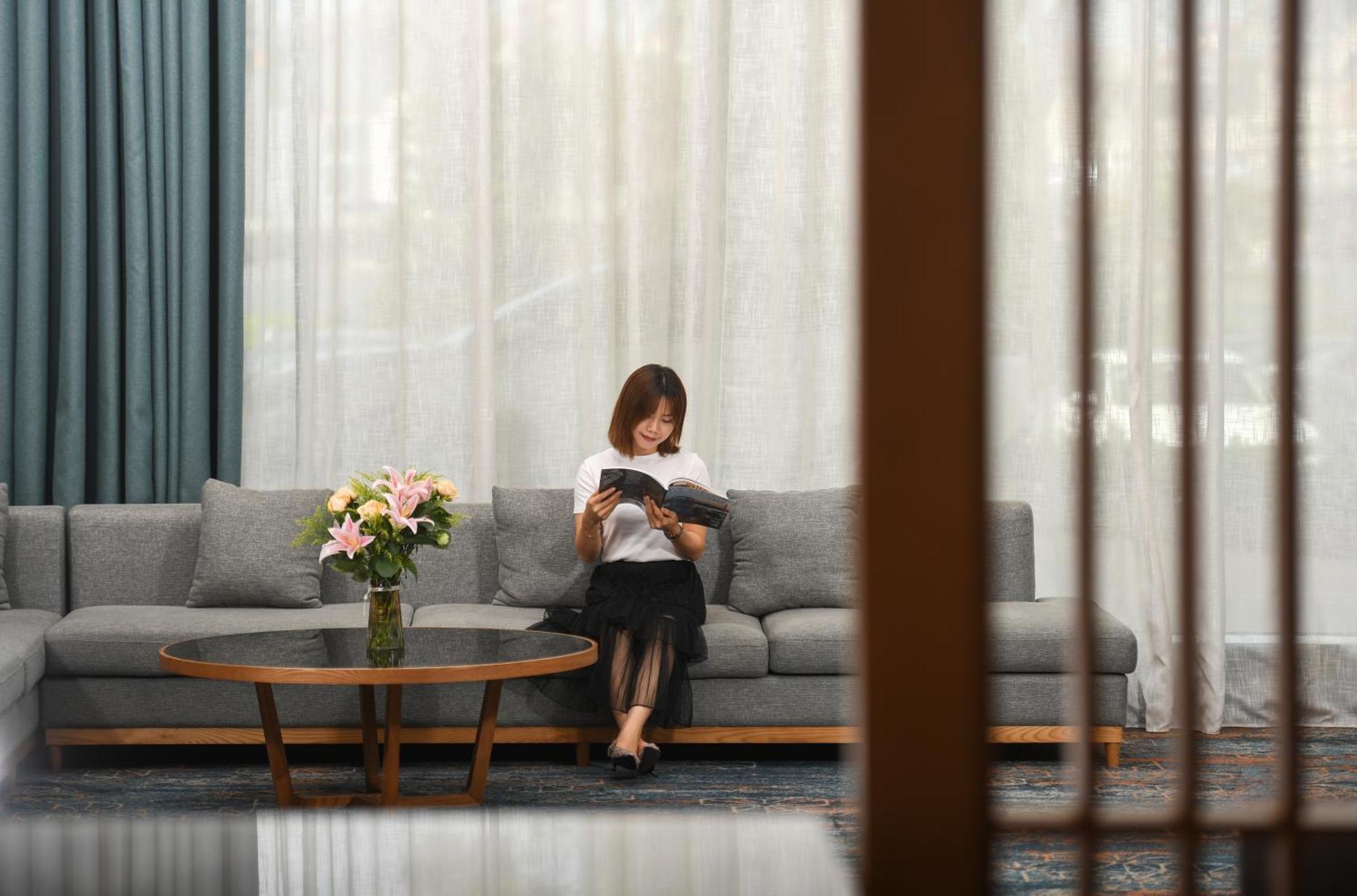 Mehood Lestie International Hotel Nancun Wanbo Metro Station Branch - Free Shuttle Bus To Canton Fair Complex During Canton Fair Period & Free Breakfast & Free Afternoon Tea & Free Midnight Snack & Free Vpn Internet Access Exterior foto