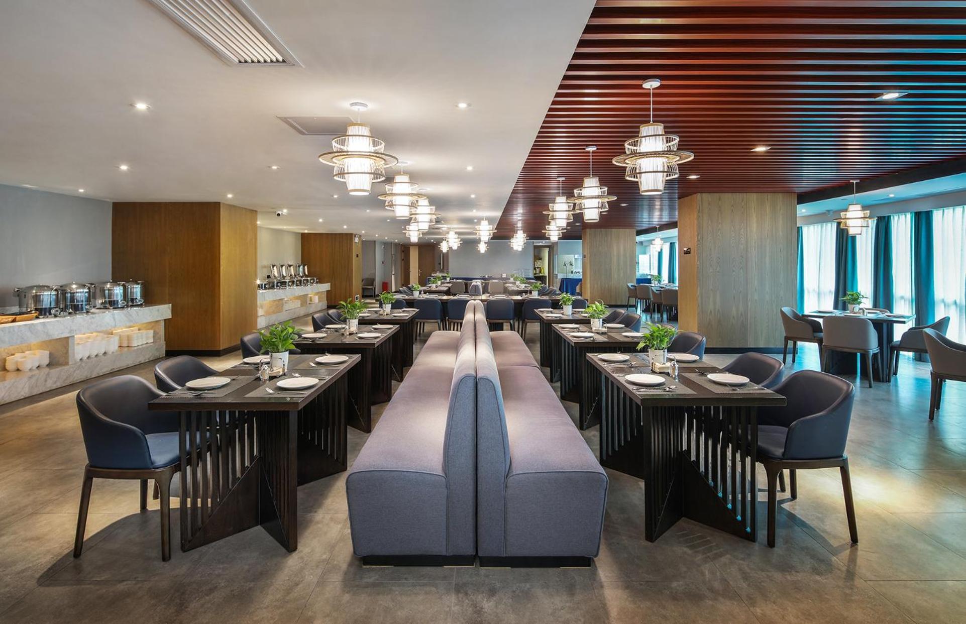 Mehood Lestie International Hotel Nancun Wanbo Metro Station Branch - Free Shuttle Bus To Canton Fair Complex During Canton Fair Period & Free Breakfast & Free Afternoon Tea & Free Midnight Snack & Free Vpn Internet Access Exterior foto